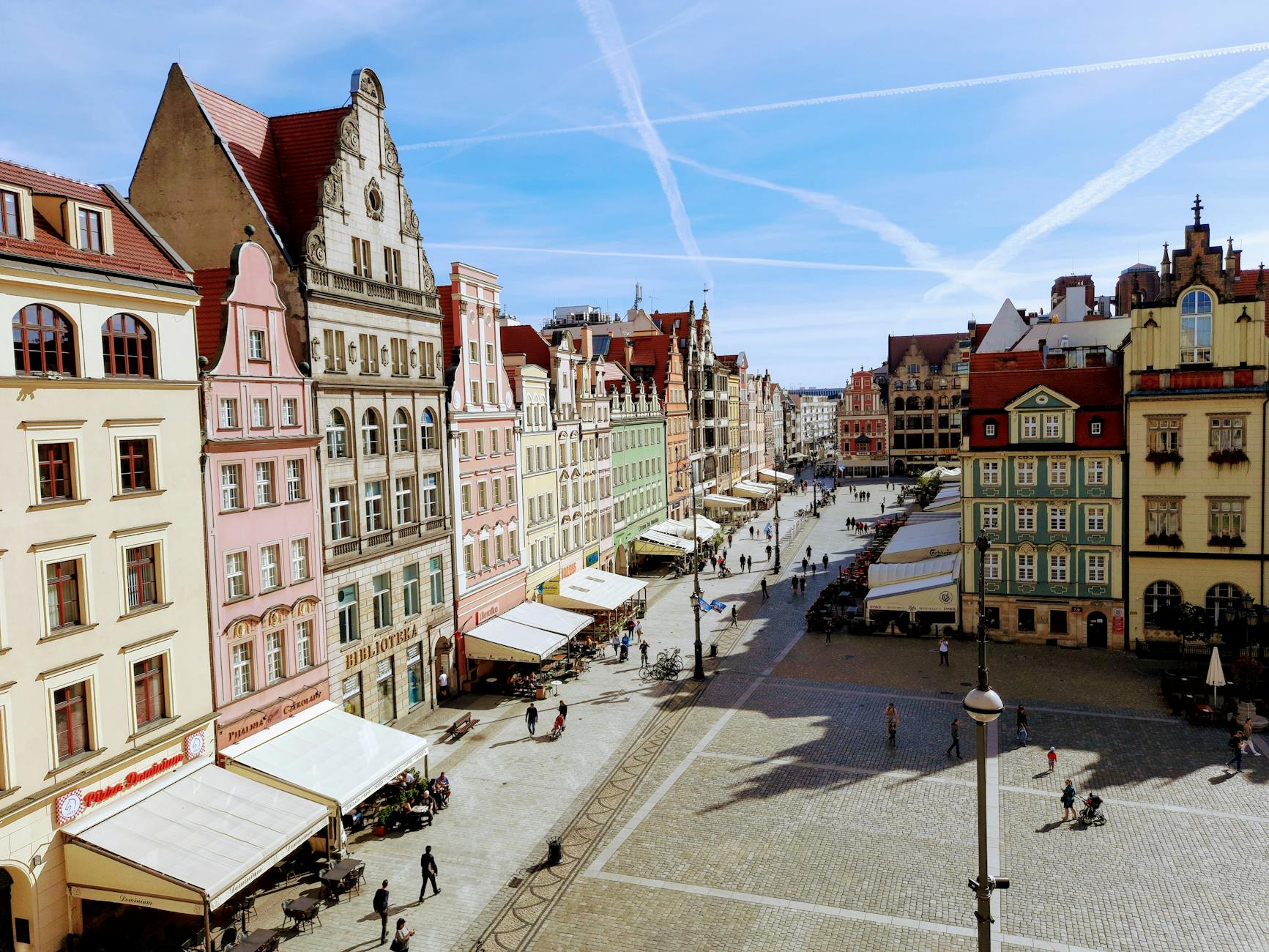 Panorama Kolna z widokiem na budynki i zieleń